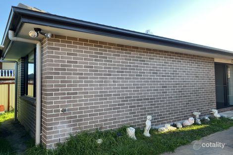 5 Fremantle Pl, Wakeley, NSW 2176