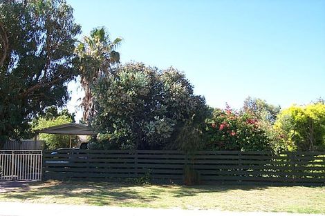 22 Cohuna Dr, Armadale, WA 6112