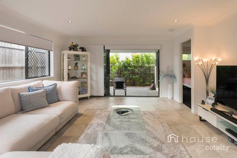Property photo of 9 Bowerbird Street Deebing Heights QLD 4306
