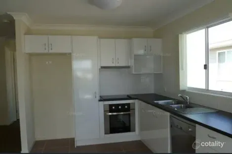 Property photo of 2/87 Emsworth Street Wynnum QLD 4178