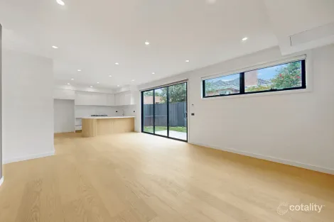 Property photo of 2/31 Hampton Road Essendon West VIC 3040