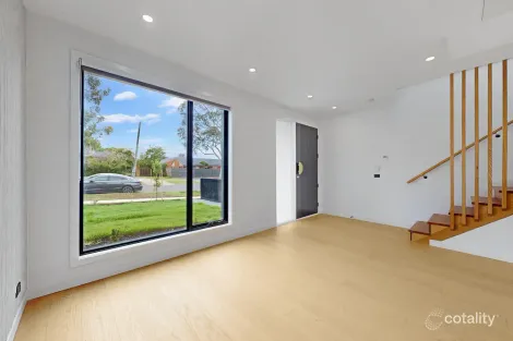 Property photo of 2/31 Hampton Road Essendon West VIC 3040