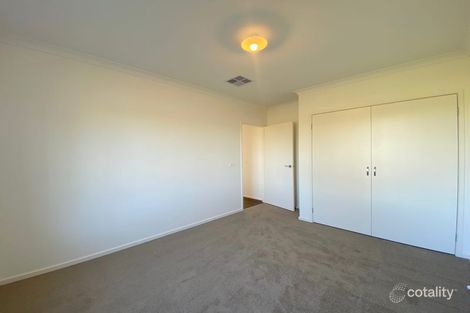 Property photo of 6 Hawksburn Place Mickleham VIC 3064