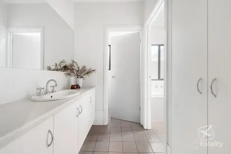 Property photo of 40 Tarranna Avenue Park Holme SA 5043
