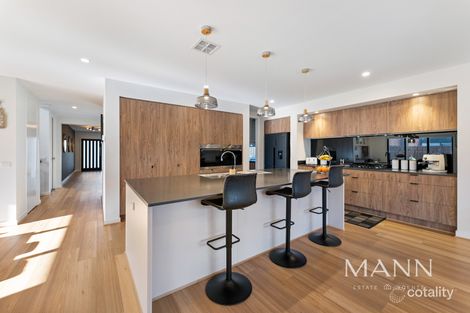 Property photo of 60 Olivine Boulevard Donnybrook VIC 3064