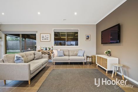 Property photo of 3 Balaton Drive Pakenham VIC 3810
