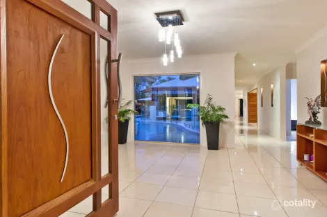 Property photo of 4 Attenuatta Place Noosaville QLD 4566