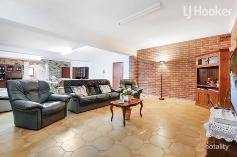 Property photo of 39 Flemington Street St Johns Park NSW 2176