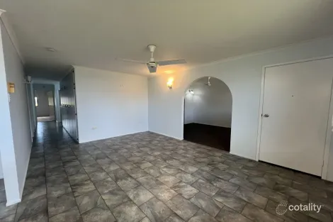 Property photo of 8 Nicklin Drive Beaconsfield QLD 4740