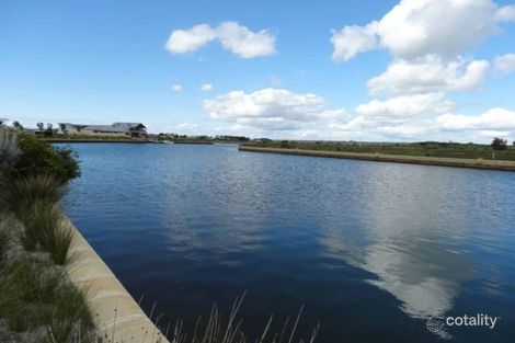 Property photo of 4 Headstay Cove Geographe WA 6280