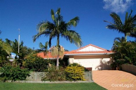 18 Salmon Pl, Sandstone Point, QLD 4511