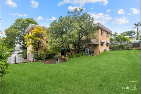 Property photo of 2/76 Sackville Street Greenslopes QLD 4120
