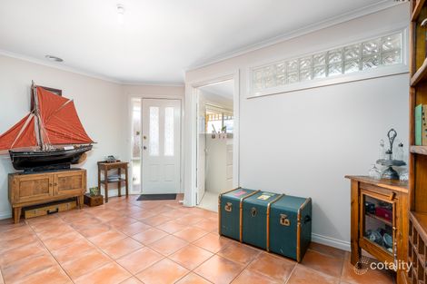 Property photo of 19 Kenny Place Karabar NSW 2620