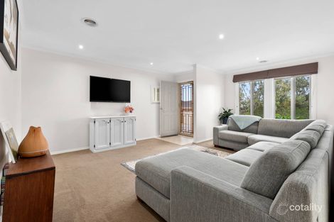 Property photo of 2/18 Lalor Crescent Sunbury VIC 3429