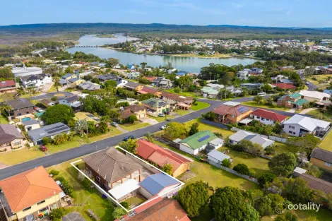Property photo of 42 Pacific Crescent Evans Head NSW 2473