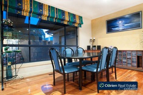 Property photo of 3 Cunneen Crescent Berwick VIC 3806