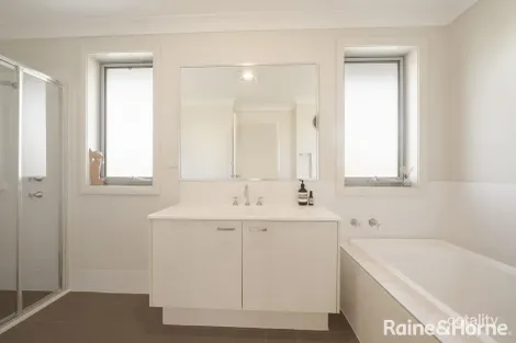 Property photo of 22 Eleanor Drive Glenfield NSW 2167