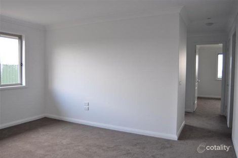 Property photo of 15 Blaxland Drive Llanarth NSW 2795