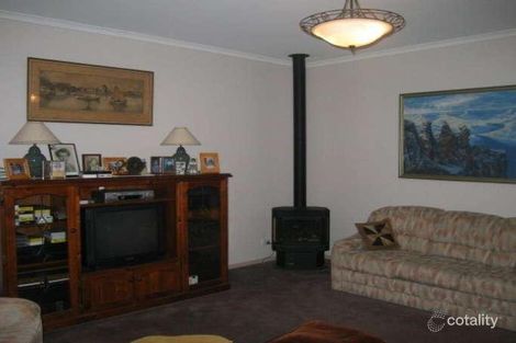 Property photo of 910 Princes Way Drouin VIC 3818