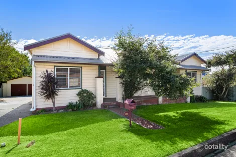 Property photo of 28 Hunter Street Balgownie NSW 2519