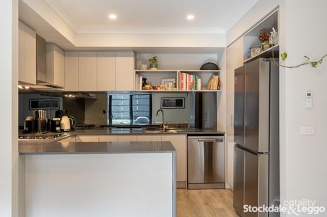 Property photo of 10 Zenith Walk Greenvale VIC 3059