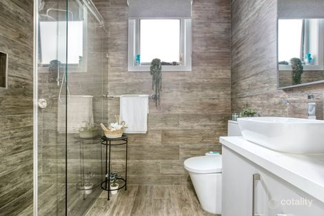 Property photo of 35 Aldergrove Parade Mickleham VIC 3064