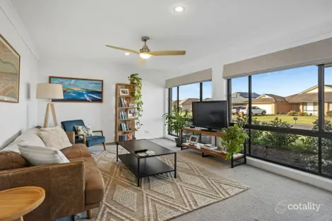 Property photo of 7 Rosier Place Old Bar NSW 2430