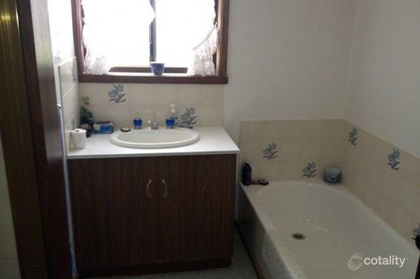 Property photo of 13 Mayo Court Golden Square VIC 3555