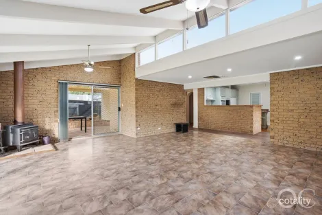 Property photo of 42 Karri Drive Dernancourt SA 5075