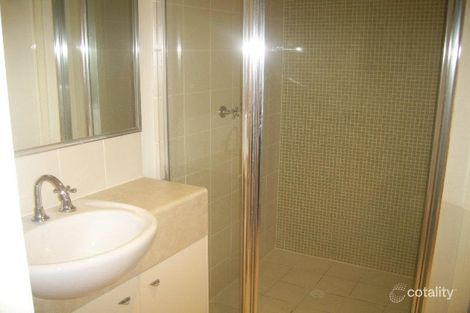 Property photo of 2/11 Grosvenor Road Indooroopilly QLD 4068