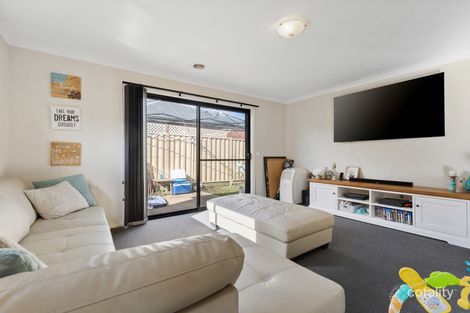 Property photo of 7 Whidburn Place Sebastopol VIC 3356