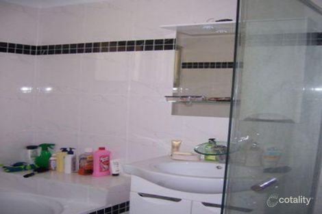 Property photo of 43/27 Waratah Crescent Macquarie Fields NSW 2564