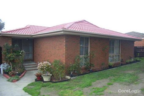 Property photo of 8 Wevlin Close Endeavour Hills VIC 3802