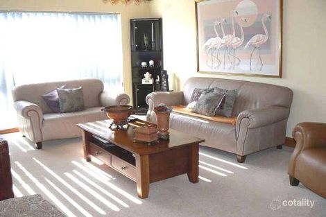 Property photo of 2 Parker Court Endeavour Hills VIC 3802