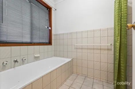 Property photo of 18 Ingham Way Salisbury Heights SA 5109