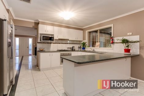 Property photo of 10 Honey Myrtle Way Cranbourne VIC 3977