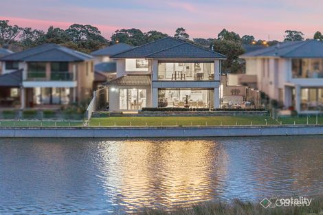 Property photo of 36 Waterside Circuit Sandhurst VIC 3977