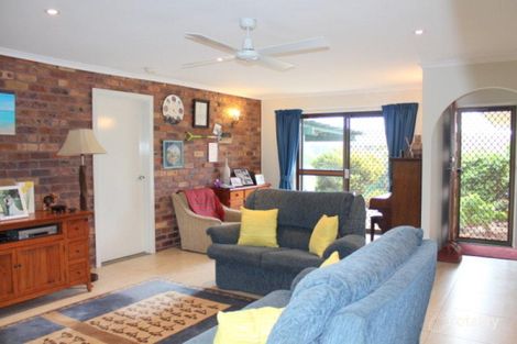 Property photo of 4 Penelope Court Benowa QLD 4217