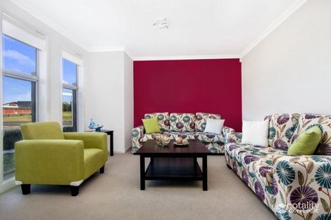 Property photo of 2 William Buckley Drive Carnes Hill NSW 2171