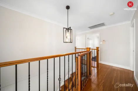 Property photo of 32 Wainewright Avenue West Hoxton NSW 2171