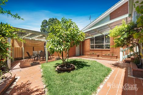 Property photo of 8 Jacaranda Drive Mill Park VIC 3082