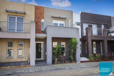 Property photo of 14 Oldis Close Caroline Springs VIC 3023