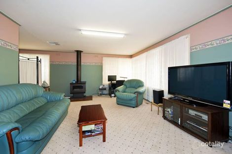 Property photo of 147 Greenwood Drive Bundoora VIC 3083