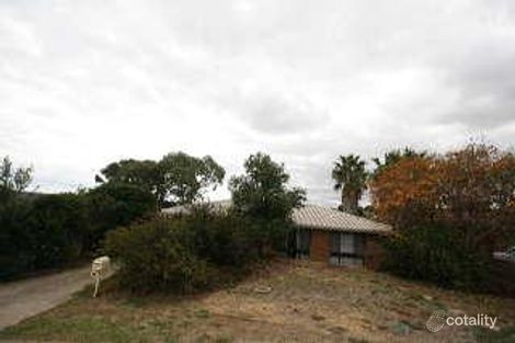 24 Poralka Cres, Hallett Cove, SA 5158