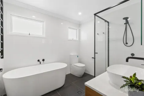 Property photo of 19 Fifth Avenue Wilston QLD 4051