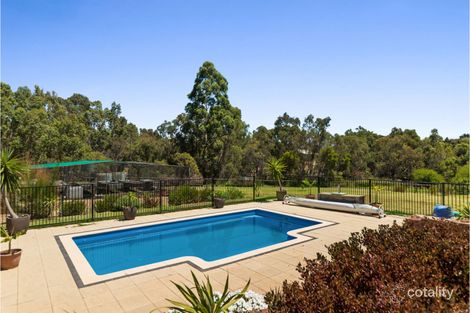 Property photo of 2 Glencoe Place Bedfordale WA 6112