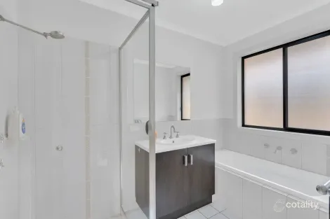 Property photo of 6 Maple Leaf Court Munno Para West SA 5115