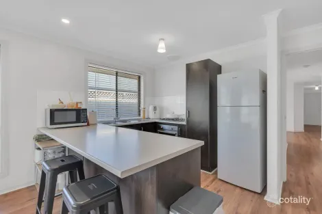 Property photo of 6 Maple Leaf Court Munno Para West SA 5115