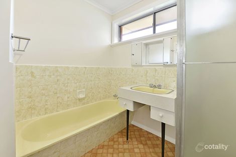 Property photo of 52 Newman Crescent Niddrie VIC 3042