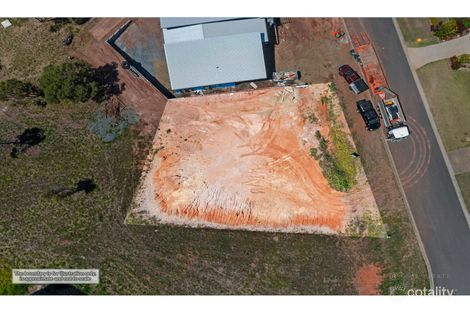 14 Pacific Vista Cl, Pacific Heights, QLD 4703